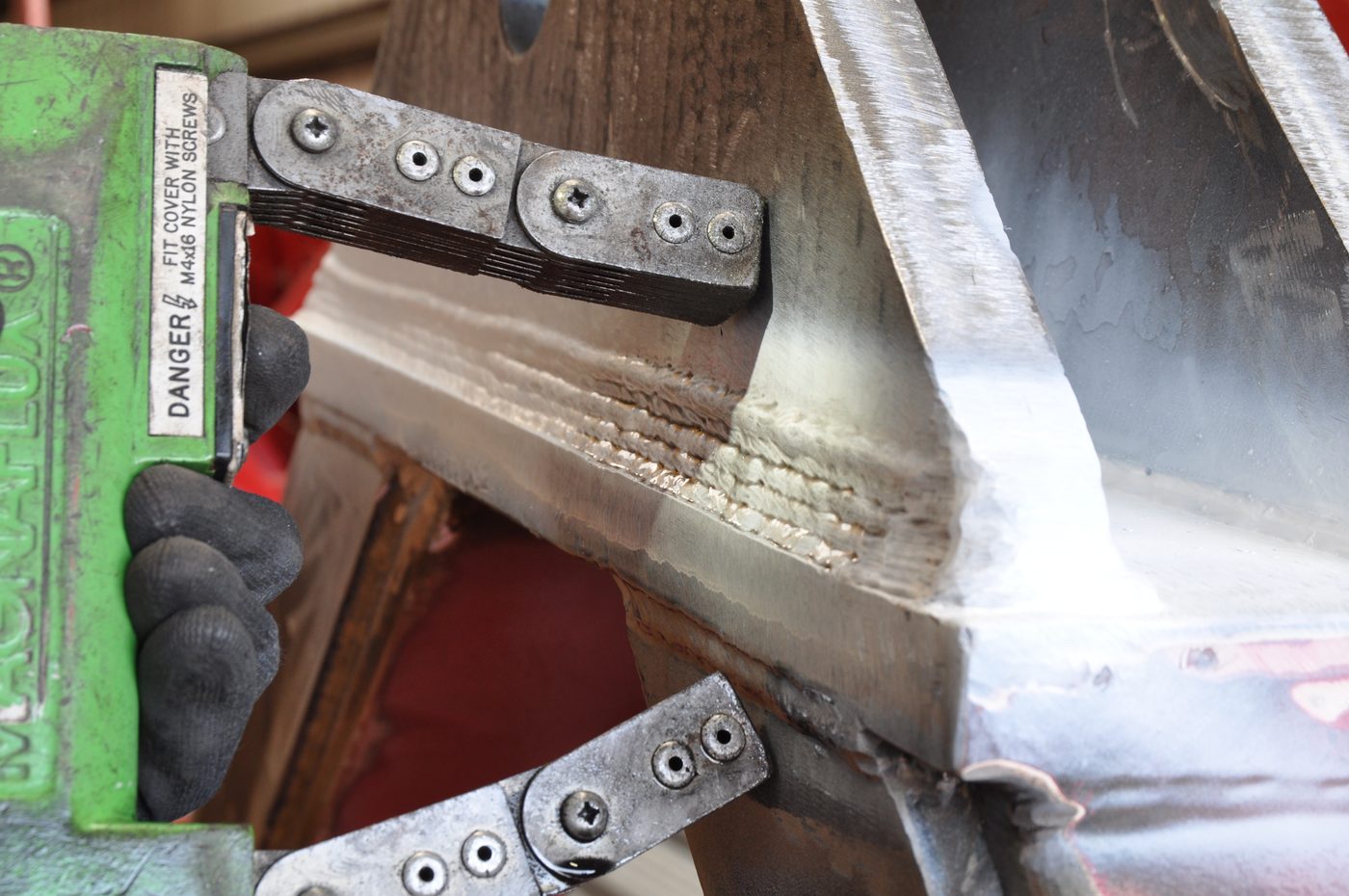 Magnetic Particle Testing (MT)